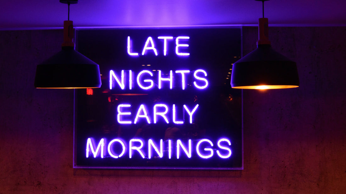 Neon verlichting muur: 5 ideeën voor een stralende blikvanger